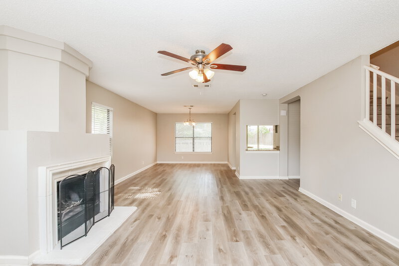 1,840/Mo, 1232 Dexford Dr Austin, TX 78753 Living Room View