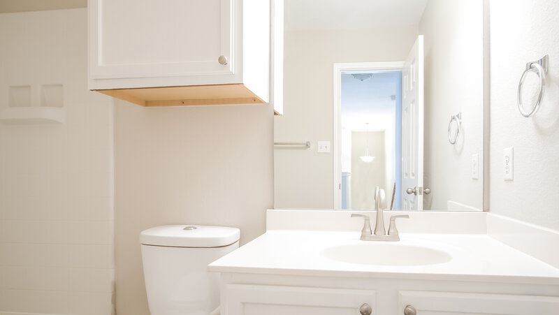 2,395/Mo, 18104 Gallant St Manor, TX 78653 Bathroom View