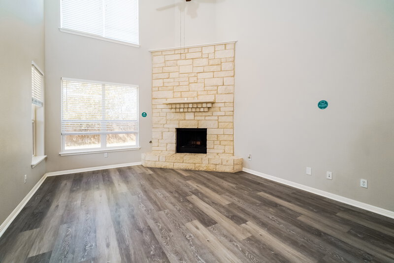 2,540/Mo, 909 Hot Spring Valley Buda, TX 78610 Living Room View 2