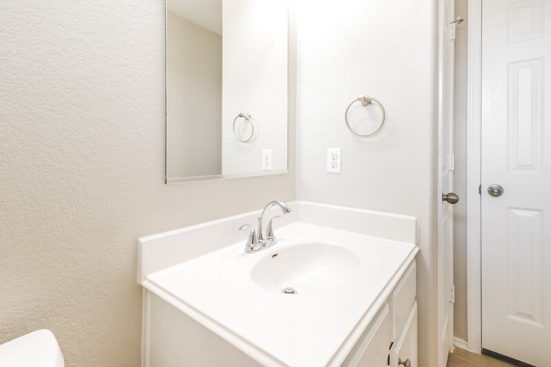 2,285/Mo, 399 Housefinch Loop Leander, TX 78641 Bathroom View