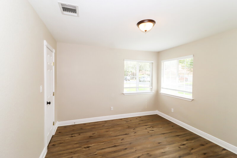 2,160/Mo, 30317 Ledgemont Georgetown, TX 78628 Main Bedroom View