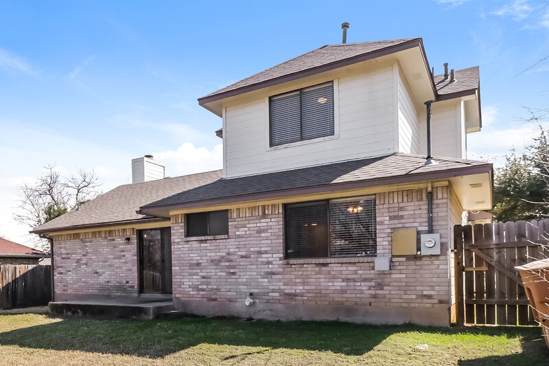 1,980/Mo, 900 Clearwater Trail Round Rock, TX 78664 Rear View