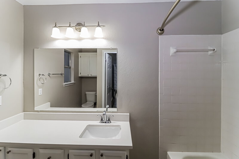 1,985/Mo, 17420 Rannoch Dr Pflugerville, TX 78660 Main Bathroom View