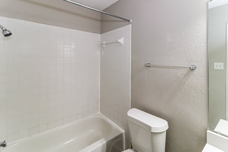 1,985/Mo, 17420 Rannoch Dr Pflugerville, TX 78660 Bathroom View
