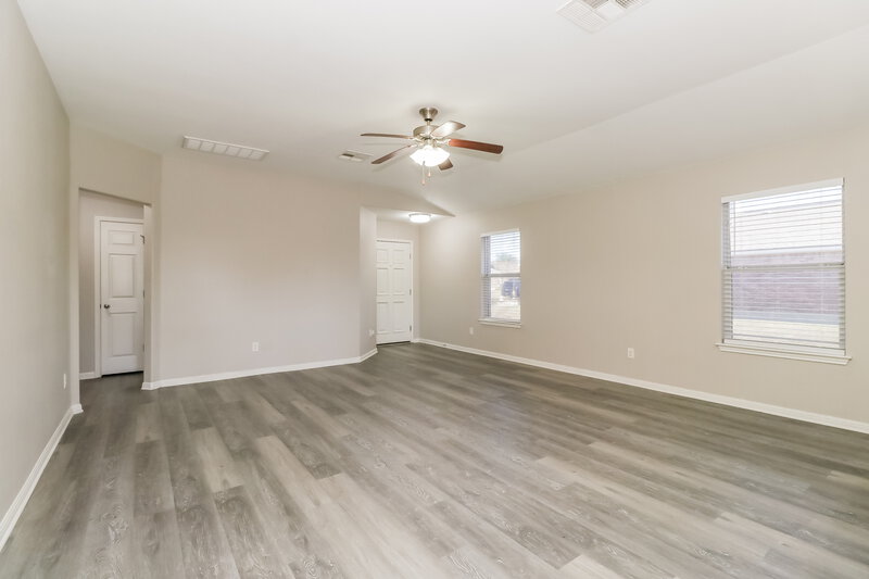 1,685/Mo, 223 Legends of Hutto Trl Hutto, TX 78634 Living Room View 2