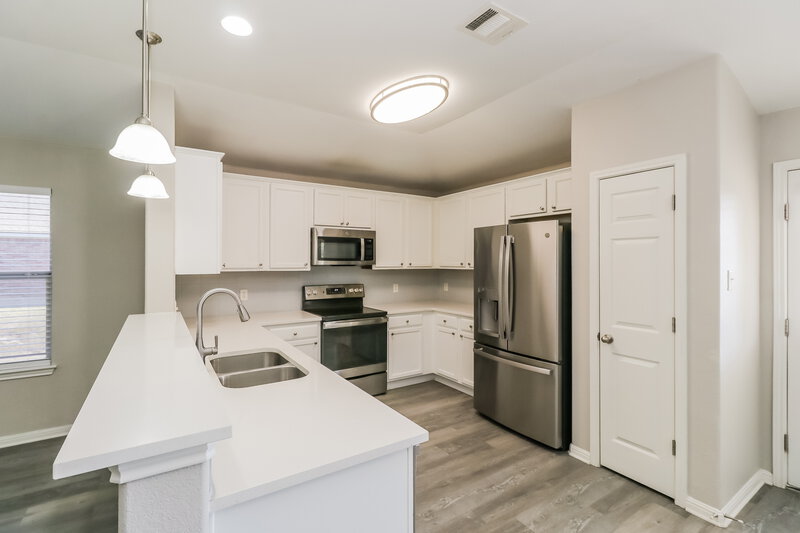 1,685/Mo, 223 Legends of Hutto Trl Hutto, TX 78634 Kitchen View