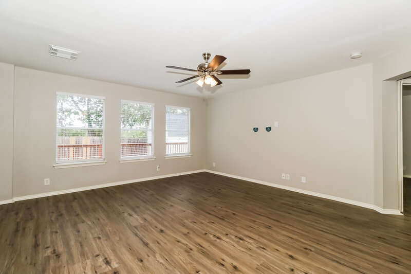 2,215/Mo, 147 Hiver Cir Kyle, TX 78640 Living Room View 2