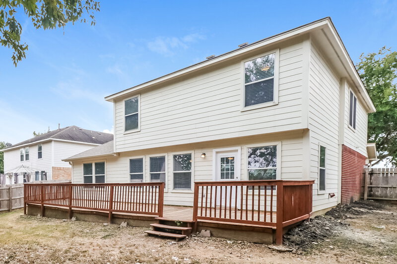2,215/Mo, 147 Hiver Cir Kyle, TX 78640 Rear View