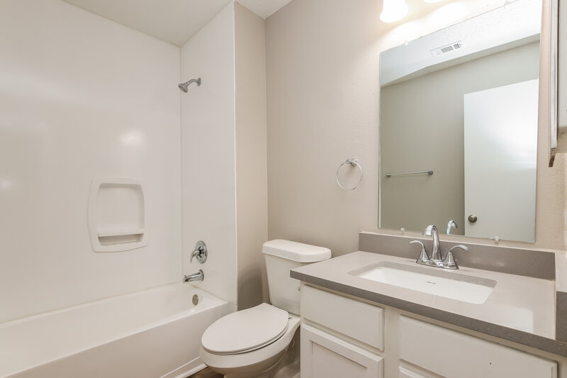 1,875/Mo, 1012 Aransas Cv Round Rock, TX 78664 Bathroom View