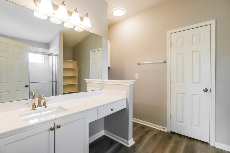 2,020/Mo, 388 Musgrav Kyle, TX 78640 Main Bathroom View