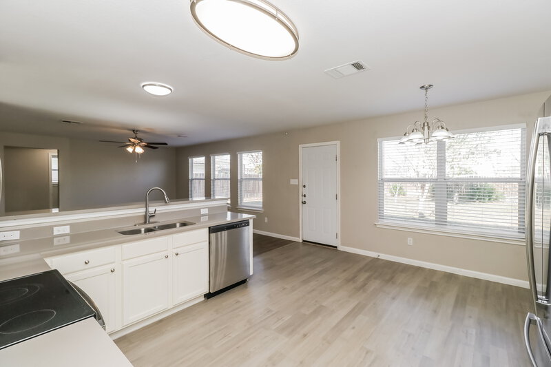 1,860/Mo, 208 Rinehardt St Hutto, TX 78634 Kitchen View 2