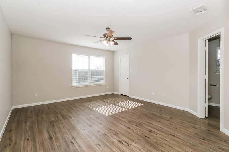 1,860/Mo, 208 Rinehardt St Hutto, TX 78634 Main Bedroom View 2