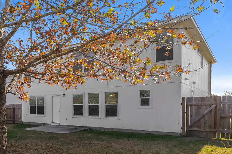 1,860/Mo, 208 Rinehardt St Hutto, TX 78634 Rear View