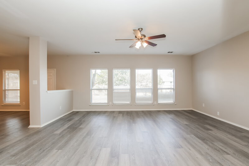 1,895/Mo, 121 Castle Dr Hutto, TX 78634 Living Room View