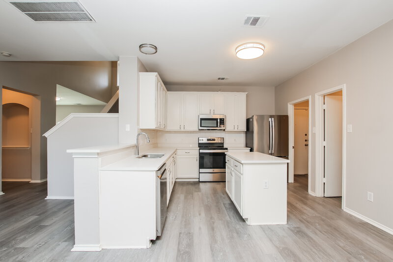 1,895/Mo, 121 Castle Dr Hutto, TX 78634 Kitchen View