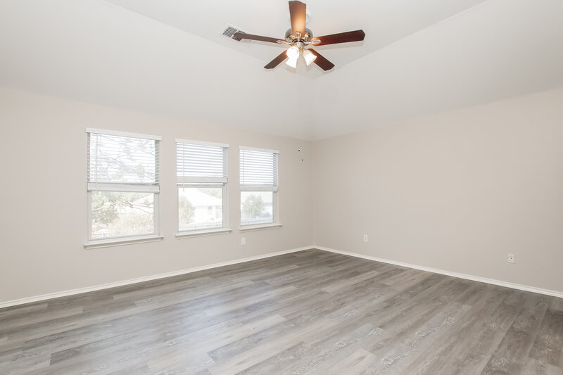 1,895/Mo, 121 Castle Dr Hutto, TX 78634 Main Bedroom View