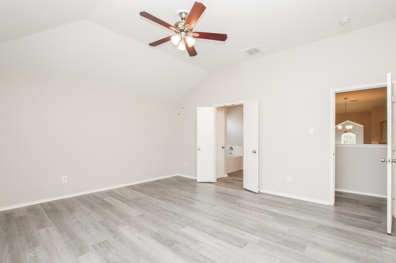 1,895/Mo, 121 Castle Dr Hutto, TX 78634 Main Bedroom View 2