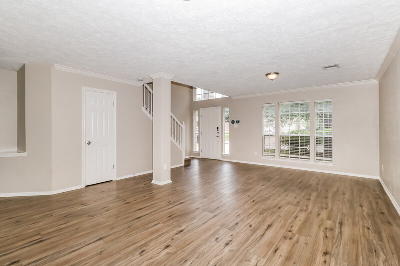 2,340/Mo, 17116 Valley Glen Rd Pflugerville, TX 78660 Living Room View 2