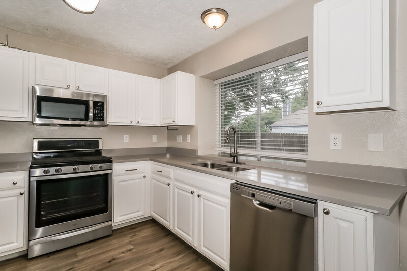 2,340/Mo, 17116 Valley Glen Rd Pflugerville, TX 78660 Kitchen View