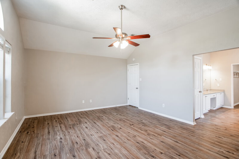 2,280/Mo, 17116 Valley Glen Rd Pflugerville, TX 78660 Main Bedroom View 2