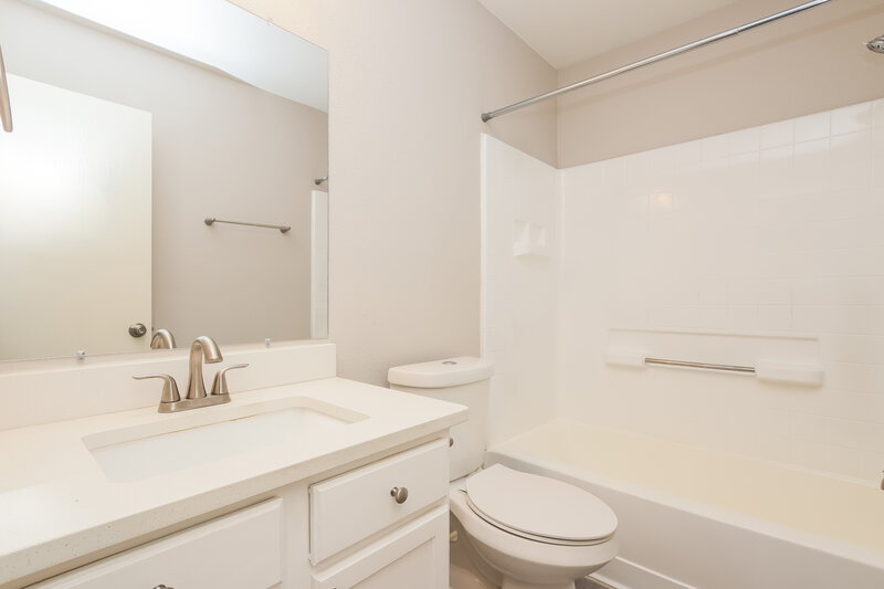 1,720/Mo, 304 Forsyth Ct Hutto, TX 78634 Bathroom View