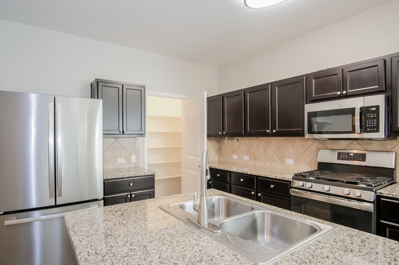 2,260/Mo, 203 Turtle Creek Dr Kyle, TX 78640 Kitchen View
