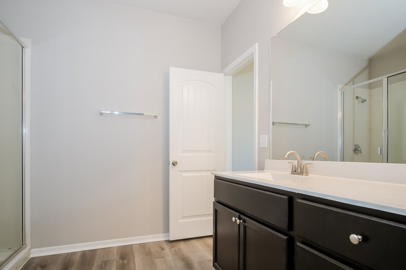 2,260/Mo, 203 Turtle Creek Dr Kyle, TX 78640 Main Bathroom View