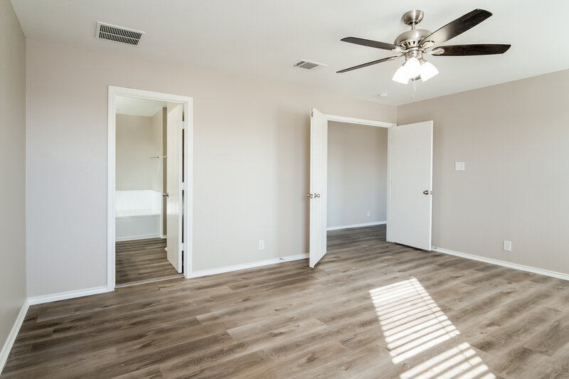 3,390/Mo, 250 Sheep Trail Dr Kyle, TX 78640 Main Bedroom View 2