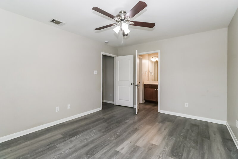 1,595/Mo, 428 Ruby Ln Jarrell, TX 76537 Main Bedroom View 2