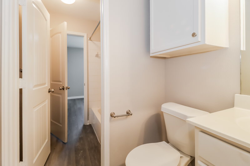 2,095/Mo, 1117 Plateau Trl Georgetown, TX 78626 Bathroom View