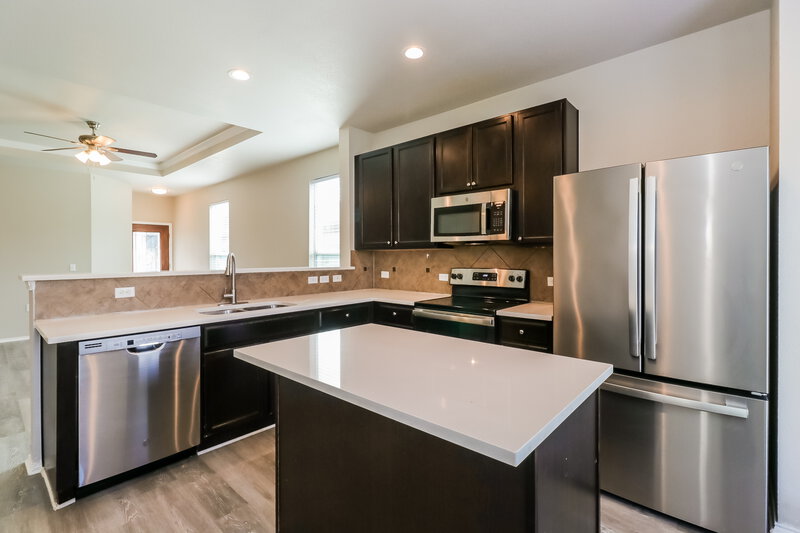 1,695/Mo, 5808 Glowing Star Trl Austin, TX 78724 Kitchen View 2