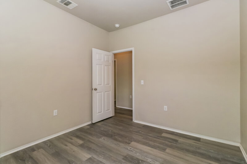 1,695/Mo, 5808 Glowing Star Trl Austin, TX 78724 Bedroom View 4