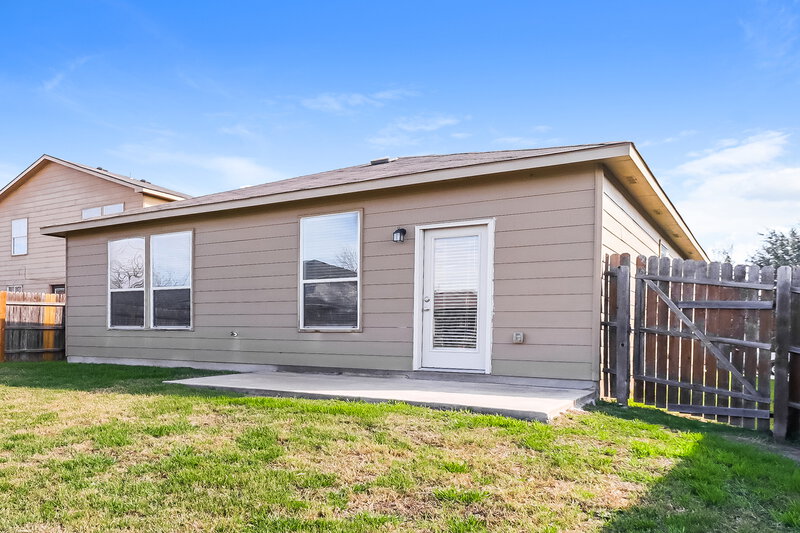 1,695/Mo, 5808 Glowing Star Trl Austin, TX 78724 Rear View