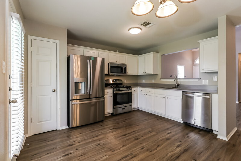 1,980/Mo, 1416 Miss Allisons Way Pflugerville, TX 78660 Kitchen View