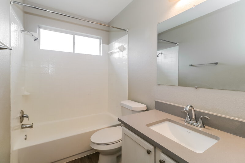 1,980/Mo, 1416 Miss Allisons Way Pflugerville, TX 78660 Bathroom View 2