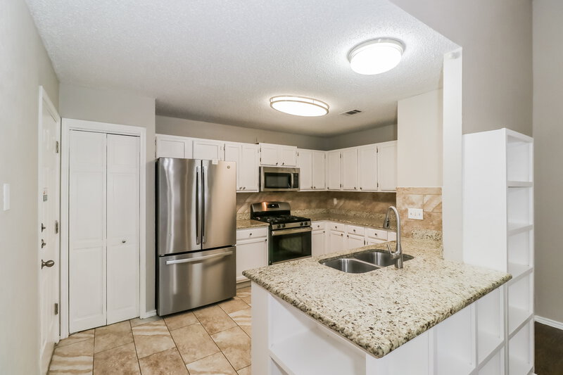 1,630/Mo, 606 Clearwater Trl Round Rock, TX 78664 Kitchen View