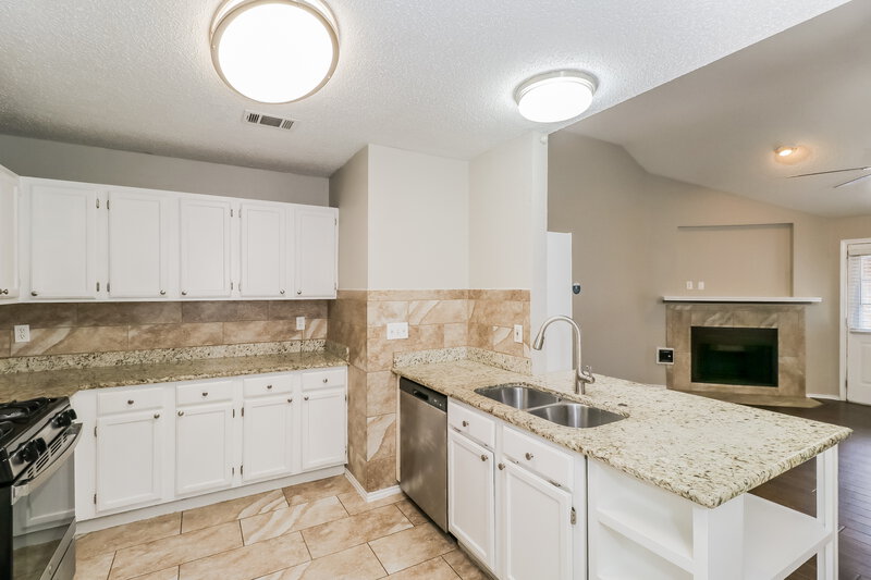 1,630/Mo, 606 Clearwater Trl Round Rock, TX 78664 Kitchen View 2