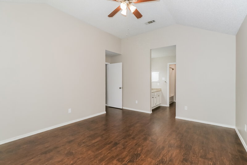 1,630/Mo, 606 Clearwater Trl Round Rock, TX 78664 Main Bedroom View 2