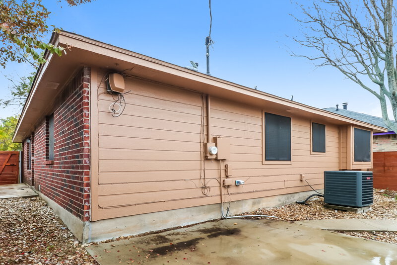 1,630/Mo, 606 Clearwater Trl Round Rock, TX 78664 Rear View