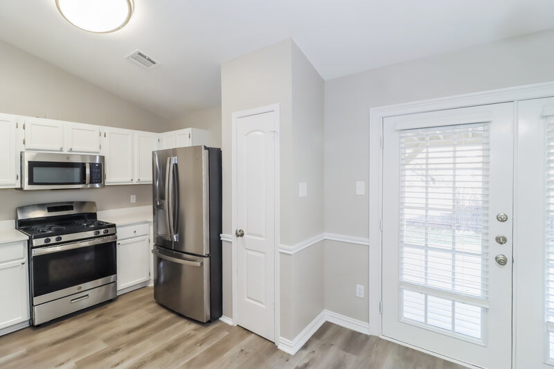 2,100/Mo, 1804 Primrose Trl Round Rock, TX 78664 Kitchen View 2