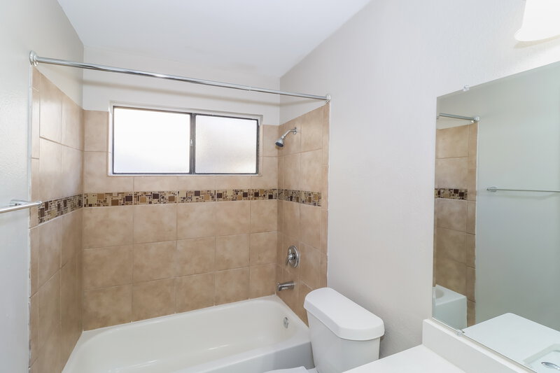 2,100/Mo, 1804 Primrose Trl Round Rock, TX 78664 Bathroom View
