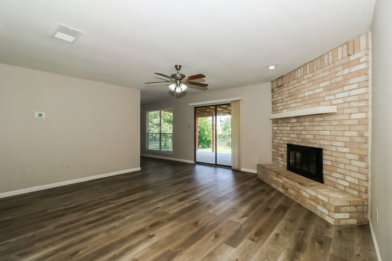1,635/Mo, 114 Cloverleaf St San Marcos, TX 78666 Living Room View