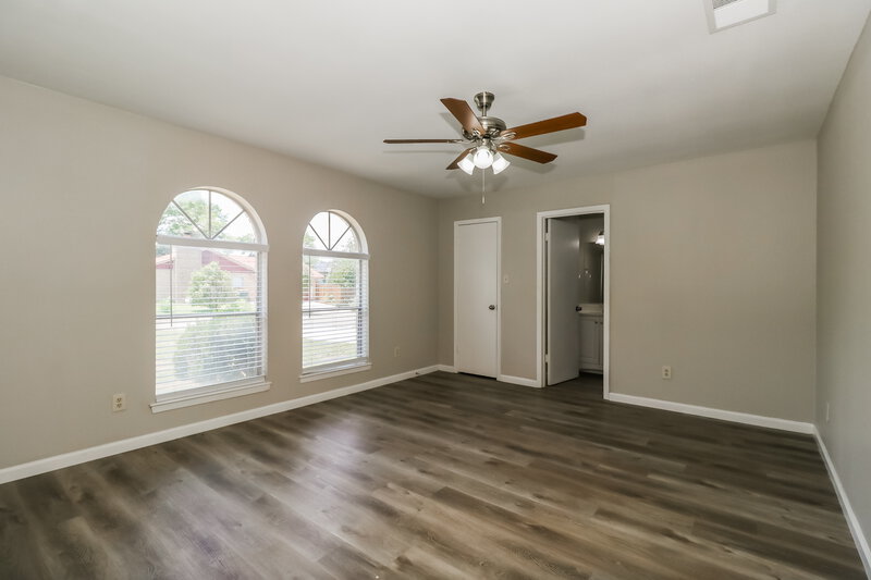 1,635/Mo, 114 Cloverleaf St San Marcos, TX 78666 Main Bedroom View