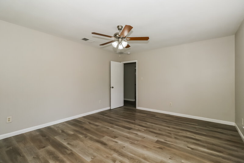 1,635/Mo, 114 Cloverleaf St San Marcos, TX 78666 Main Bedroom View 2