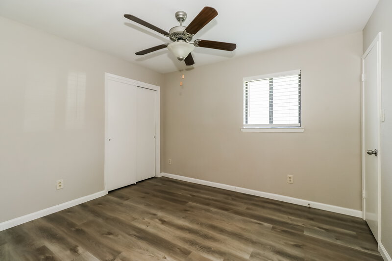 1,635/Mo, 114 Cloverleaf St San Marcos, TX 78666 Bedroom View 3