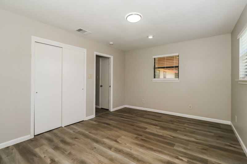 1,635/Mo, 114 Cloverleaf St San Marcos, TX 78666 Bedroom View 5