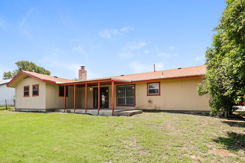 1,635/Mo, 114 Cloverleaf St San Marcos, TX 78666 Rear View