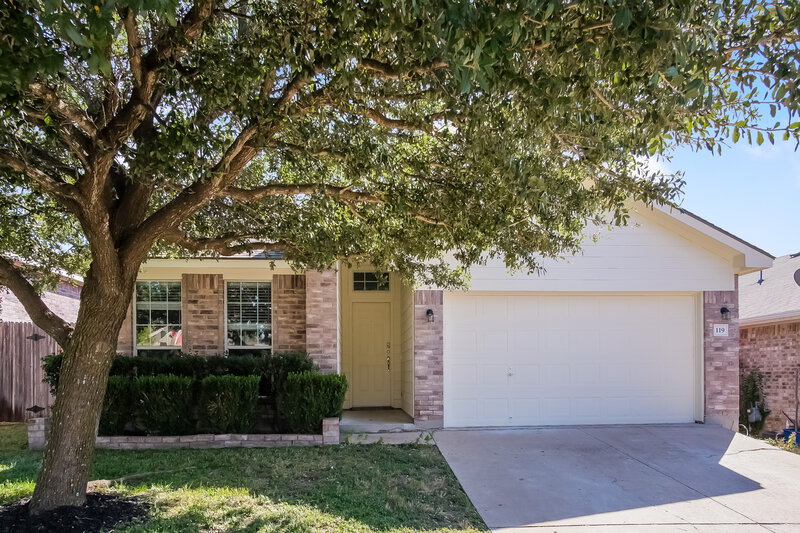 1,960/Mo, 119 Wilderness Trl Elgin, TX 78621 External View