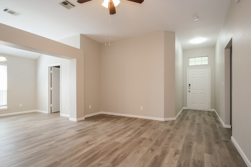 1,960/Mo, 119 Wilderness Trl Elgin, TX 78621 Living Room View