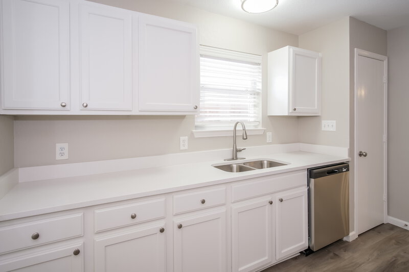 1,960/Mo, 119 Wilderness Trl Elgin, TX 78621 Kitchen View 2